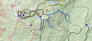 Karta med rastplatser utpekade längs skidspåren på Lassalyckan
