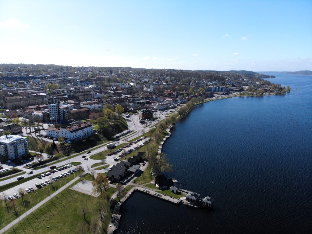 Flygfoto över Åsunden och Ulricehamn