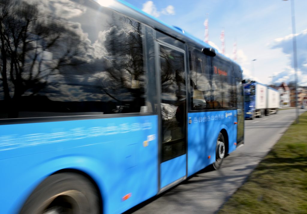 blå buss